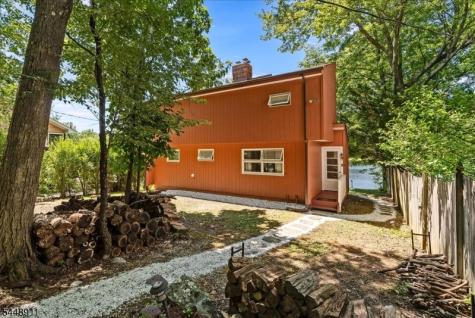 907 Plymouth Lake Drive Stillwater NJ 07860