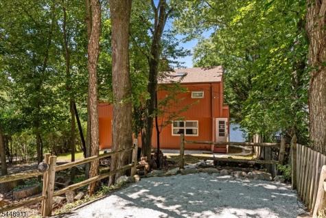 907 Plymouth Lake Drive Stillwater NJ 07860