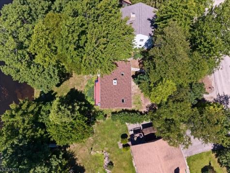 907 Plymouth Lake Drive Stillwater NJ 07860