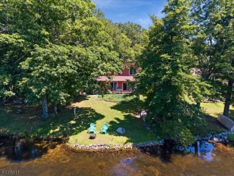 907 Plymouth Lake Drive Stillwater NJ 07860