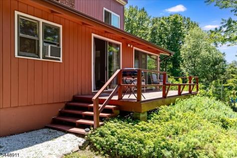 907 Plymouth Lake Drive Stillwater NJ 07860