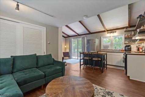 907 Plymouth Lake Drive Stillwater NJ 07860