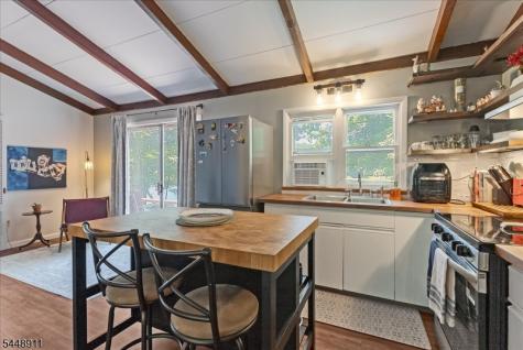 907 Plymouth Lake Drive Stillwater NJ 07860