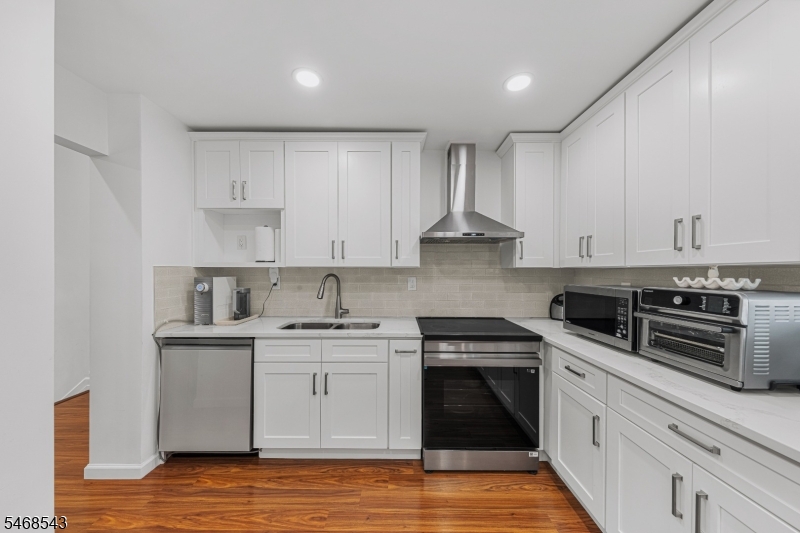 313 Suttons Lane Edison NJ 08817