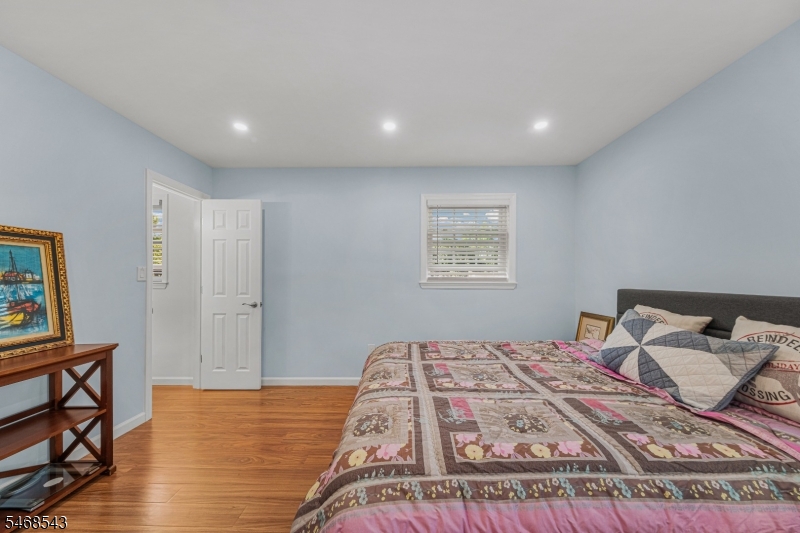 313 Suttons Lane Edison NJ 08817
