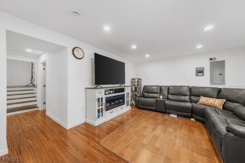 313 Suttons Lane Edison NJ 08817