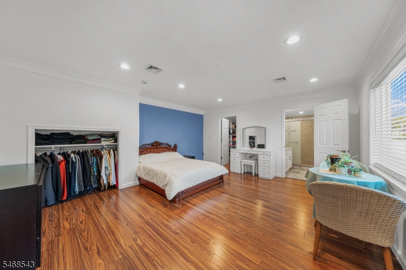 313 Suttons Lane Edison NJ 08817