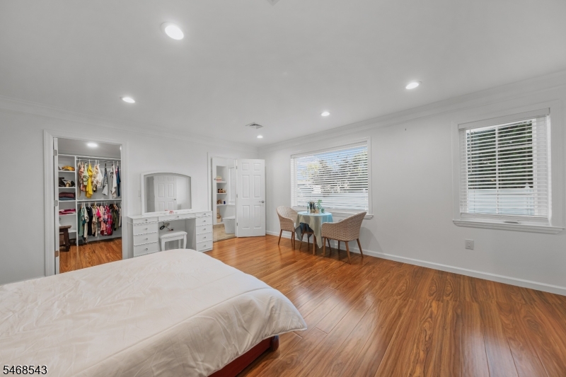 313 Suttons Lane Edison NJ 08817