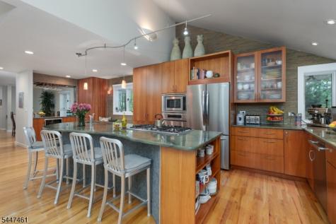 30 Poor Farm Road Hopewell NJ 08534