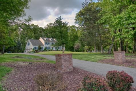 40 Rustic Trail Raritan NJ 08822
