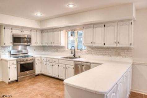40 Rustic Trail Raritan NJ 08822