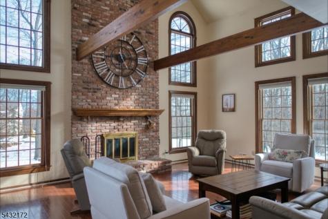 40 Rustic Trail Raritan NJ 08822