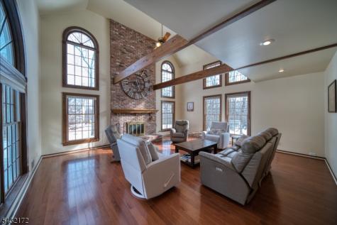 40 Rustic Trail Raritan NJ 08822