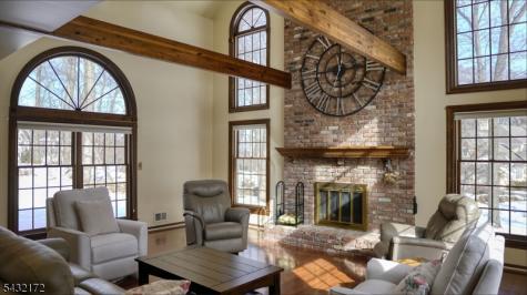 40 Rustic Trail Raritan NJ 08822