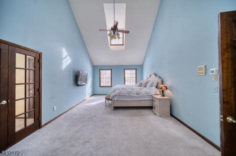 40 Rustic Trail Raritan NJ 08822