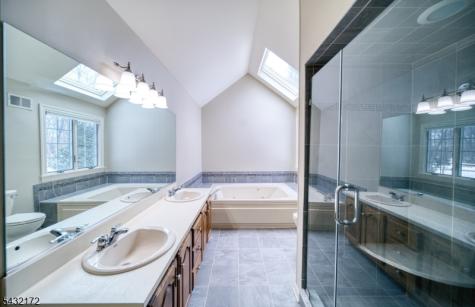 40 Rustic Trail Raritan NJ 08822