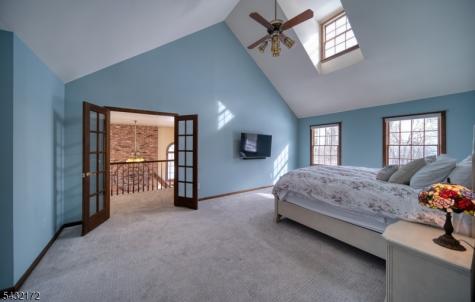 40 Rustic Trail Raritan NJ 08822