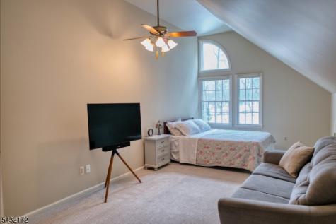 40 Rustic Trail Raritan NJ 08822