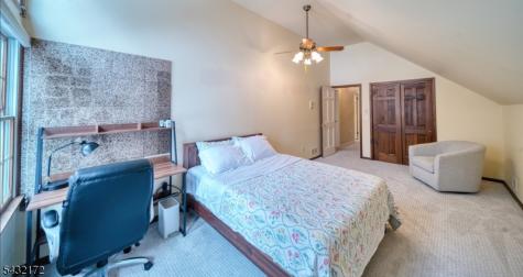 40 Rustic Trail Raritan NJ 08822