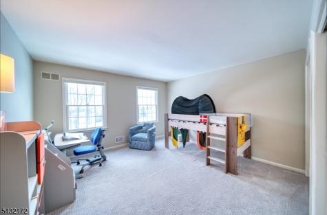 40 Rustic Trail Raritan NJ 08822