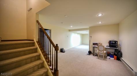 40 Rustic Trail Raritan NJ 08822