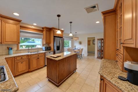 31 W End Avenue Pequannock NJ 07444
