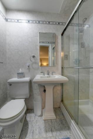 31 W End Avenue Pequannock NJ 07444