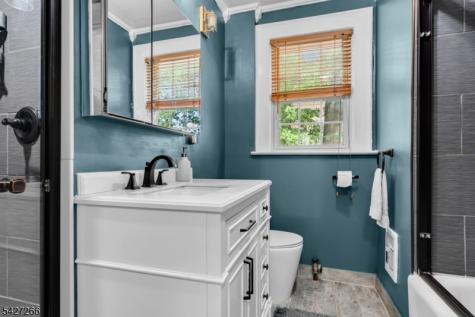 87 Keer Avenue Newark NJ 07112
