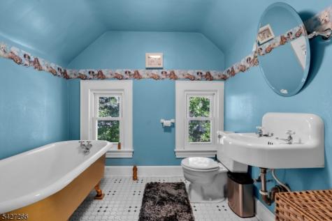 87 Keer Avenue Newark NJ 07112