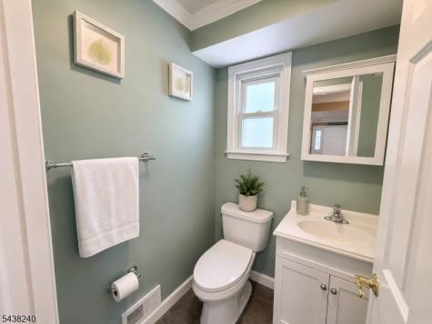11 Coral Court Woodbridge NJ 07067