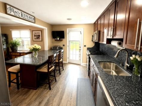 11 Coral Court Woodbridge NJ 07067