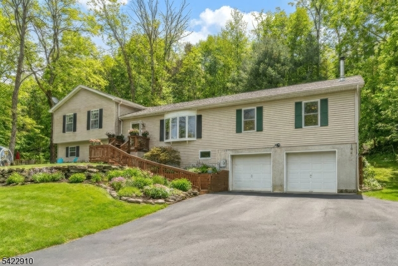 9 River View Drive Hardwick NJ 07825