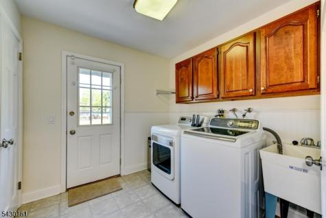 445 Brookview Court Branchburg NJ 08876