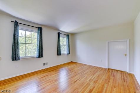 445 Brookview Court Branchburg NJ 08876