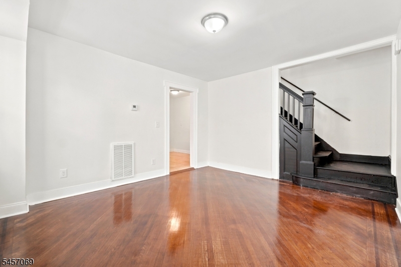299 Smith Street Newark NJ 07106