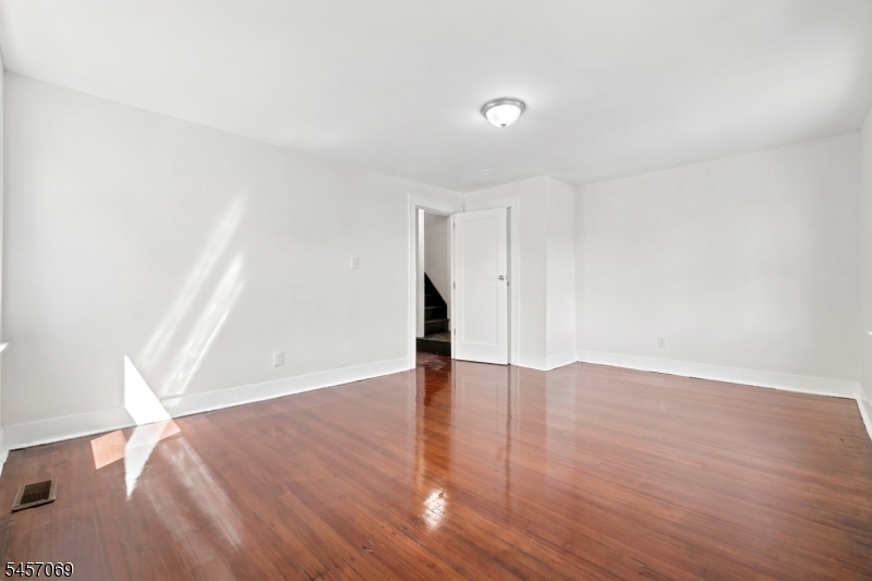 299 Smith Street Newark NJ 07106