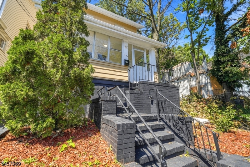 299 Smith Street Newark NJ 07106