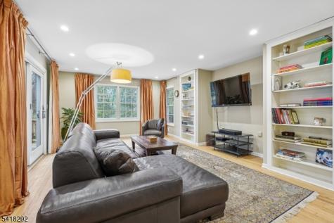 80 Shawnee Path Long Hill NJ 07946