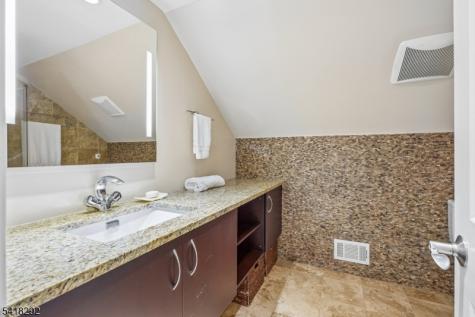 80 Shawnee Path Long Hill NJ 07946