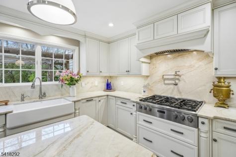 80 Shawnee Path Long Hill NJ 07946