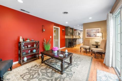 6 Beechnut Drive Washington NJ 07853