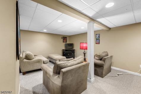 6 Beechnut Drive Washington NJ 07853