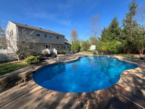 6 Beechnut Drive Washington NJ 07853