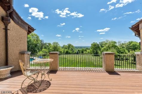 66 Charles Road Bernardsville NJ 07924