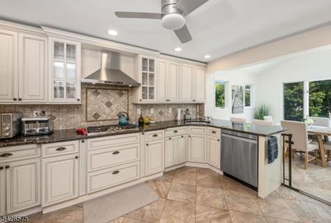 440 Yuhas Drive Paramus NJ 07652