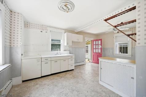 114 Franklin Place Roselle Park NJ 07204