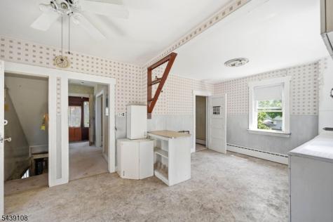 114 Franklin Place Roselle Park NJ 07204