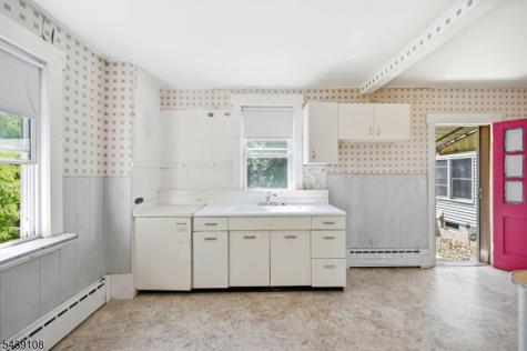 114 Franklin Place Roselle Park NJ 07204