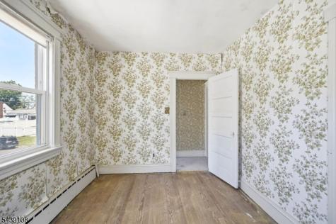 114 Franklin Place Roselle Park NJ 07204