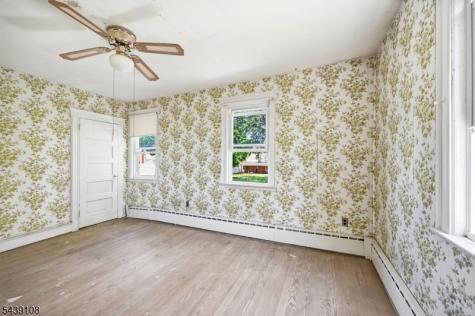 114 Franklin Place Roselle Park NJ 07204